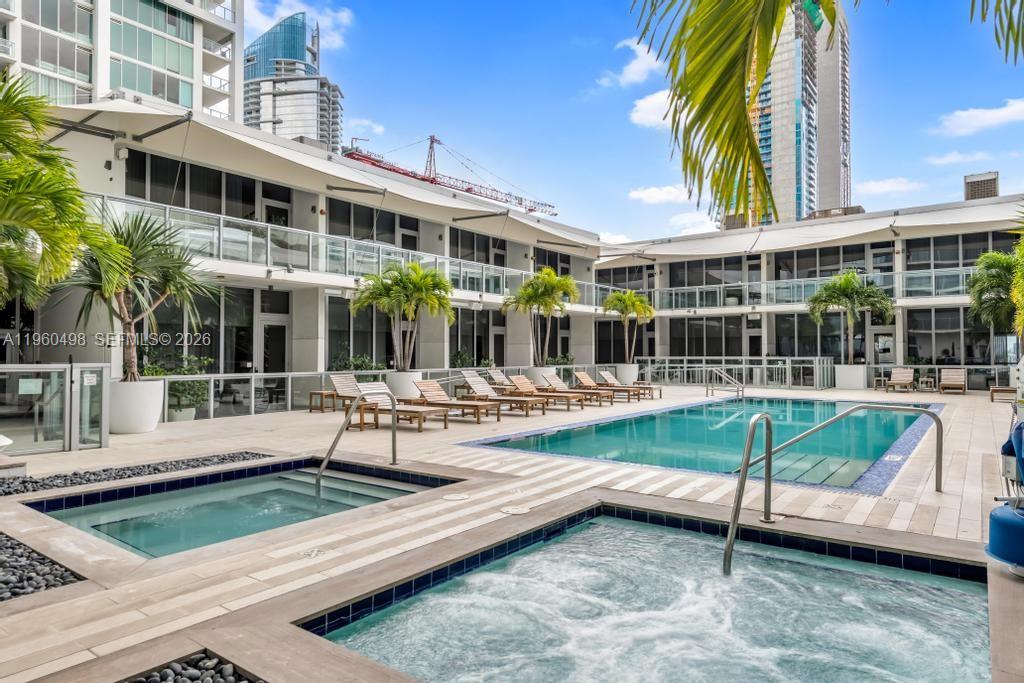 1100 Biscayne Blvd # 4907