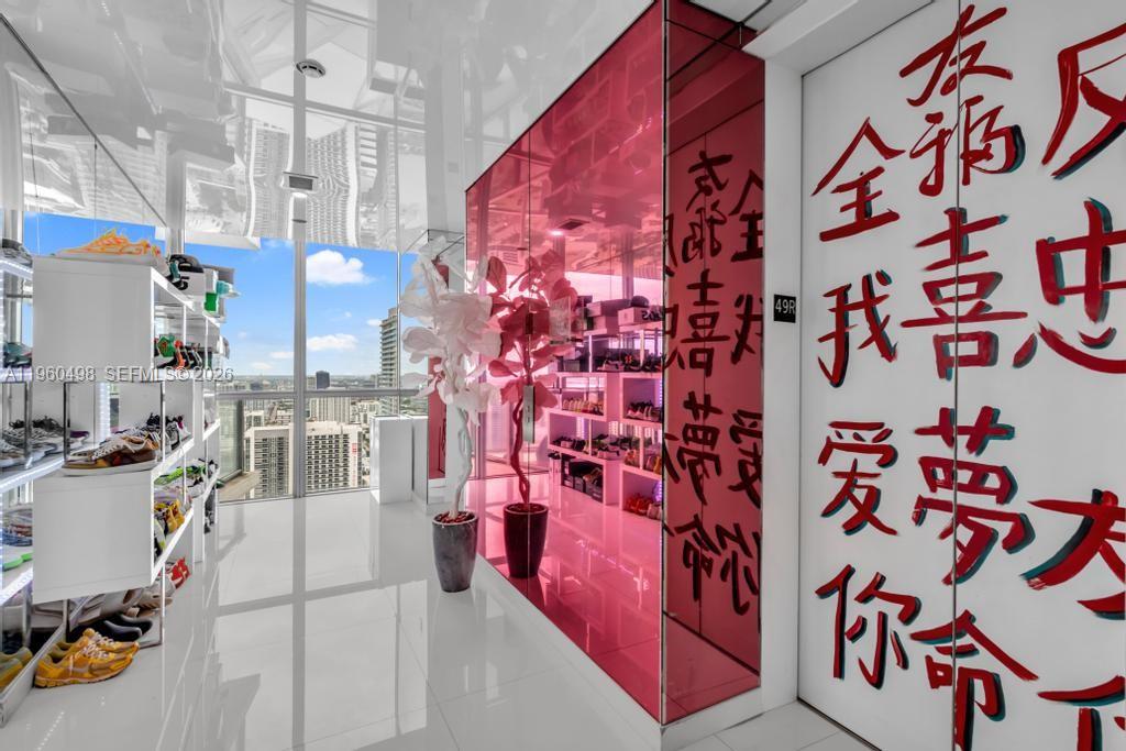 1100 Biscayne Blvd # 4907