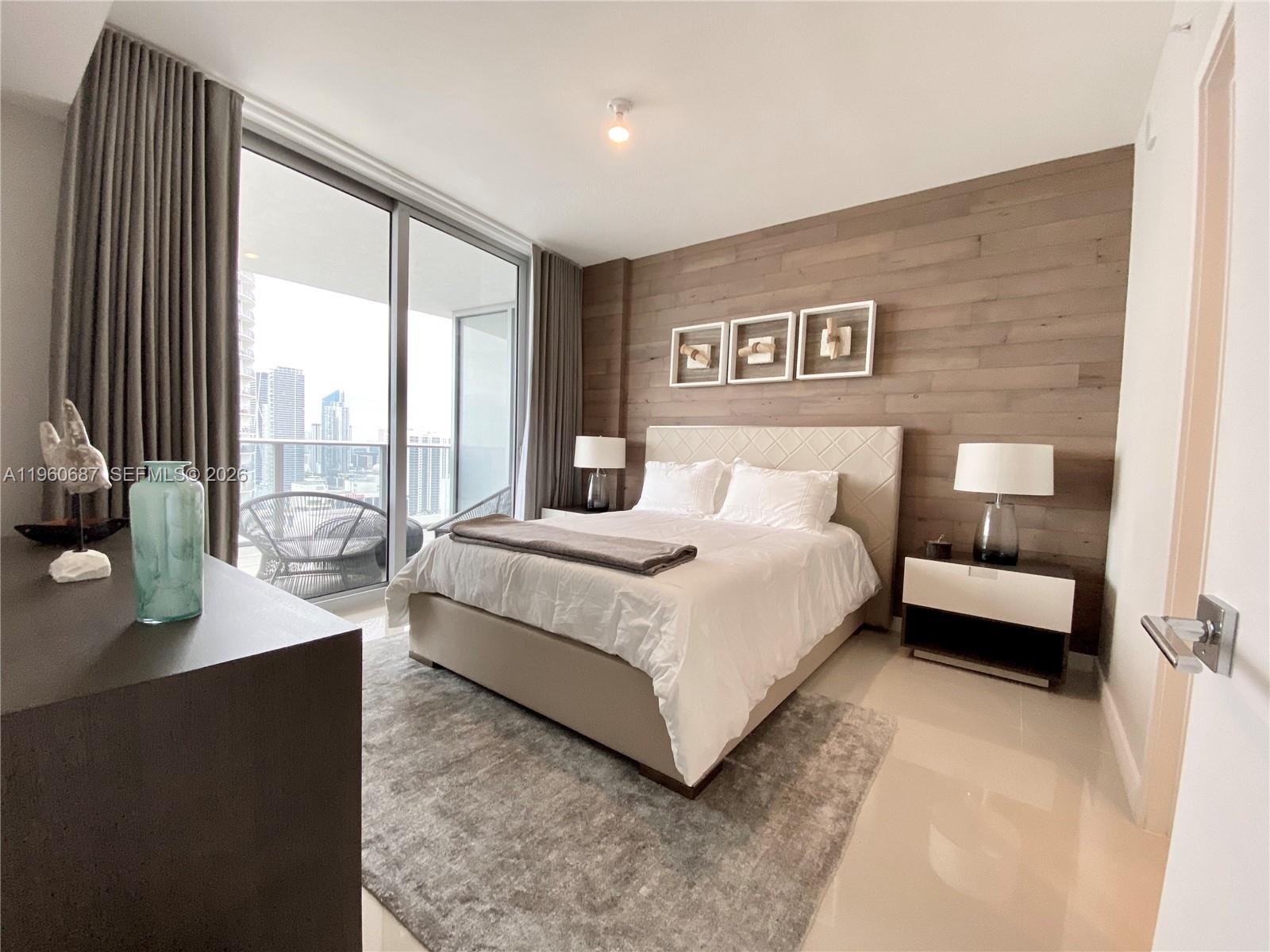 488 NE 18th St # 3704