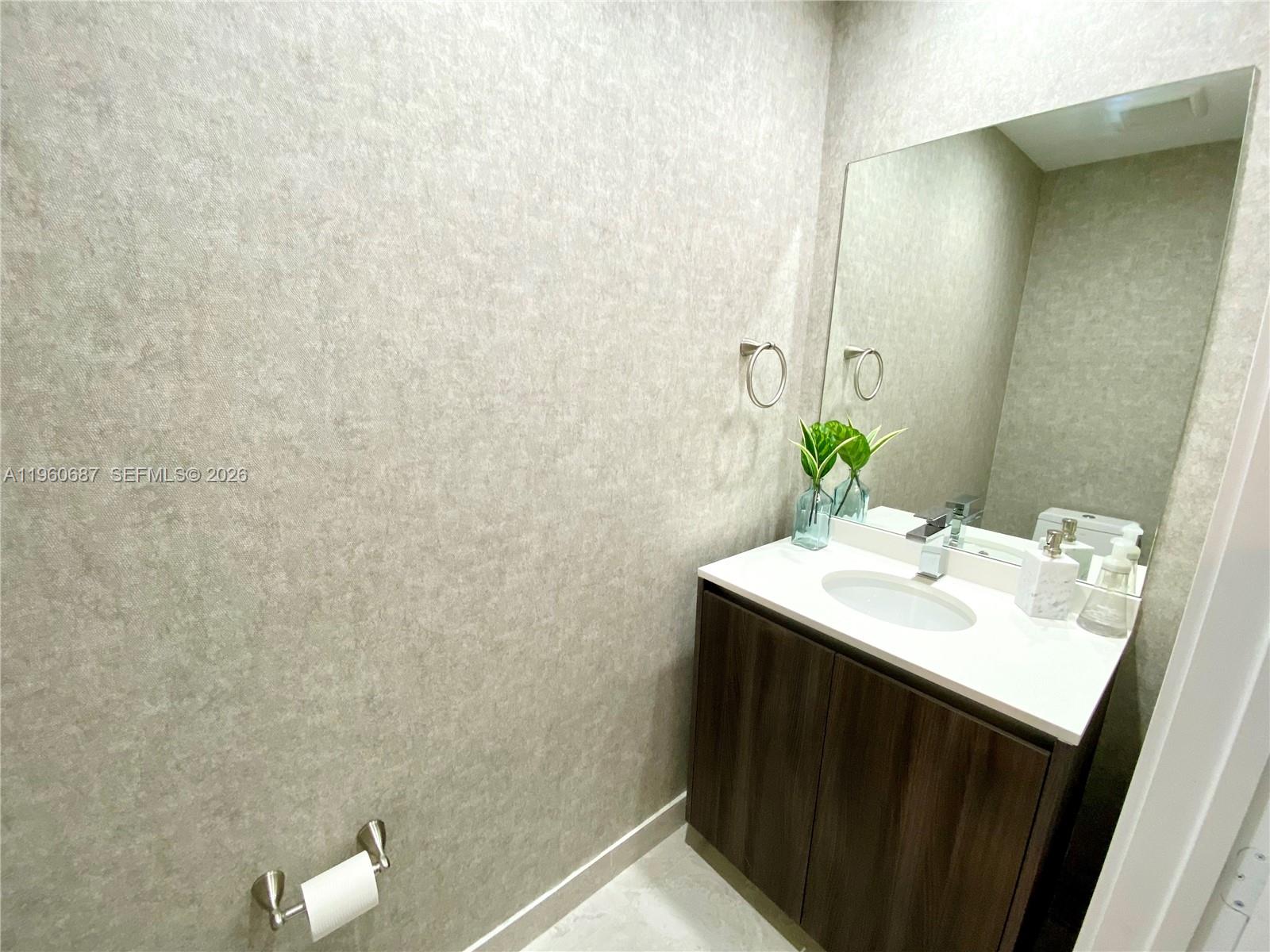 488 NE 18th St # 3704