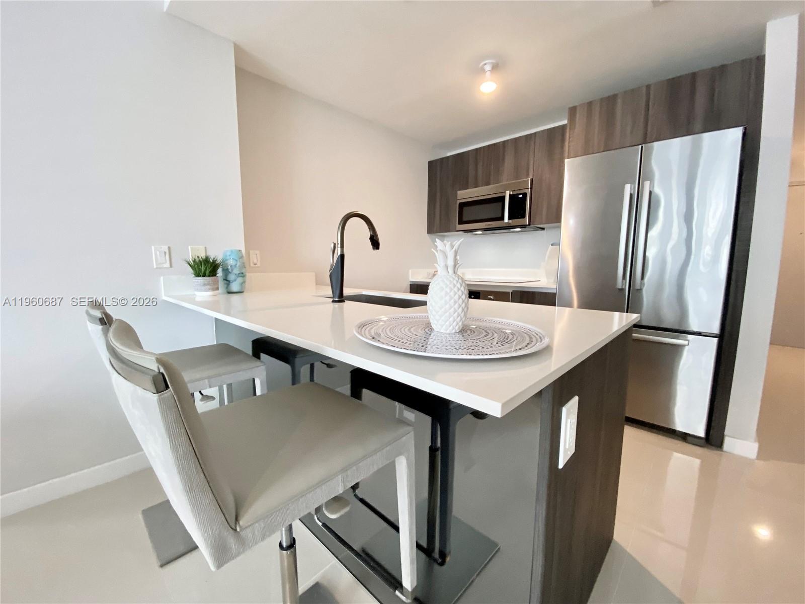 488 NE 18th St # 3704