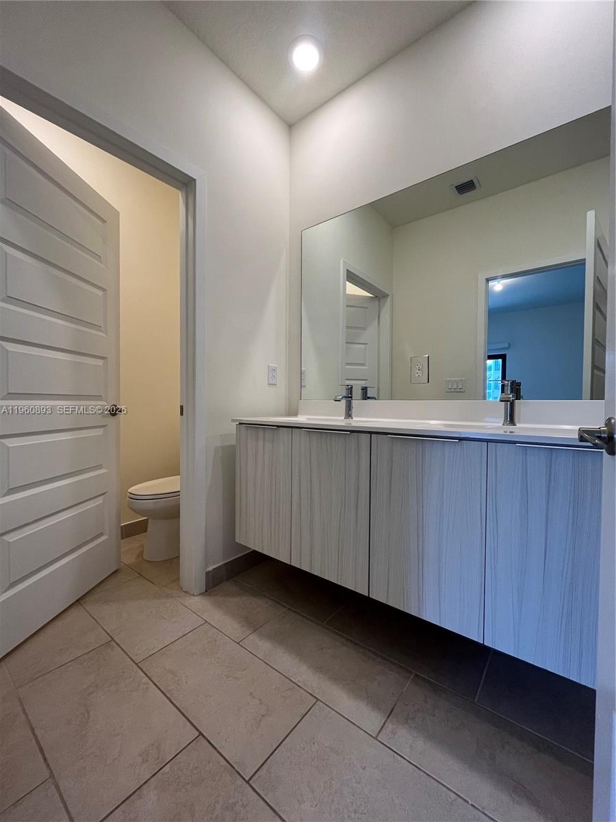 4935 NW 84th Ave # 0