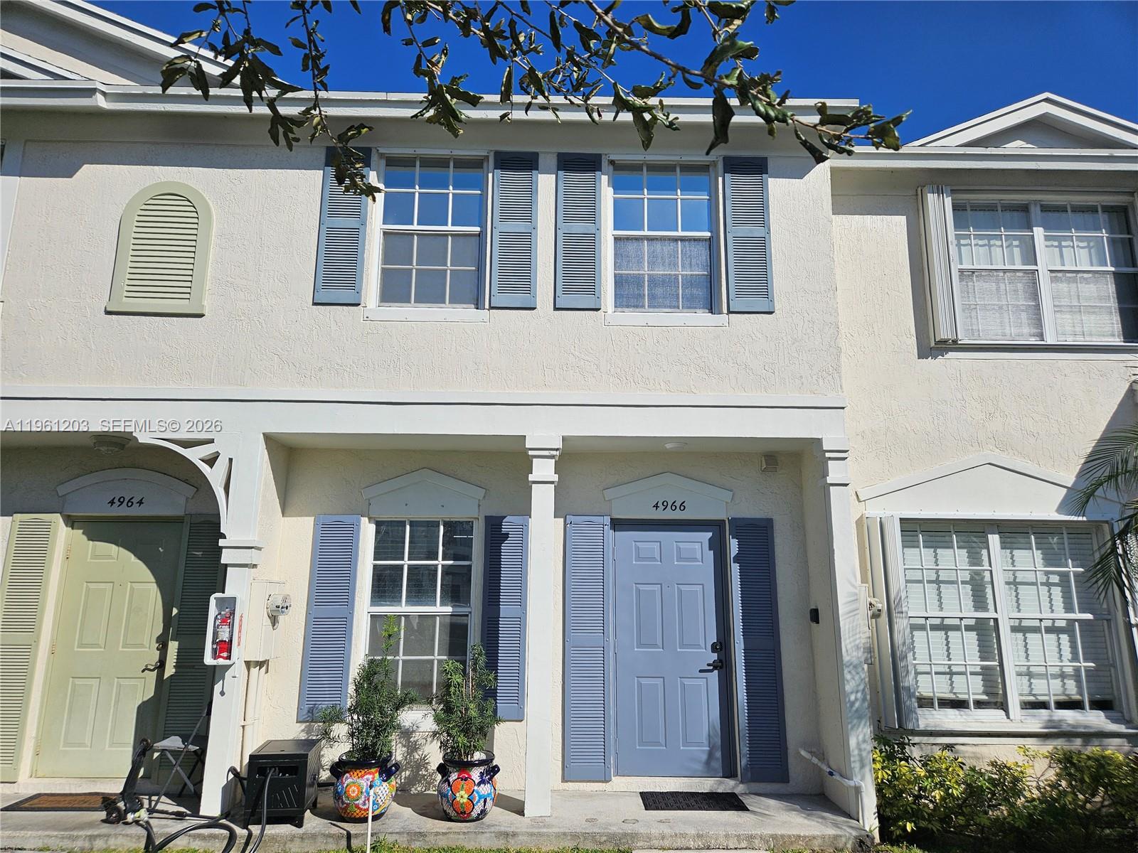 4966 SW 31st Ter
