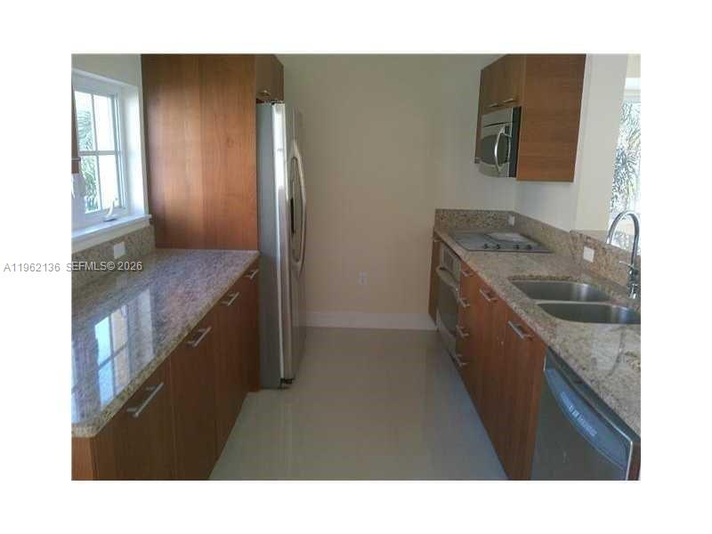 18402 NE 27 CT # 124