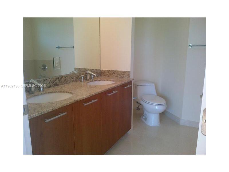 18402 NE 27 CT # 124