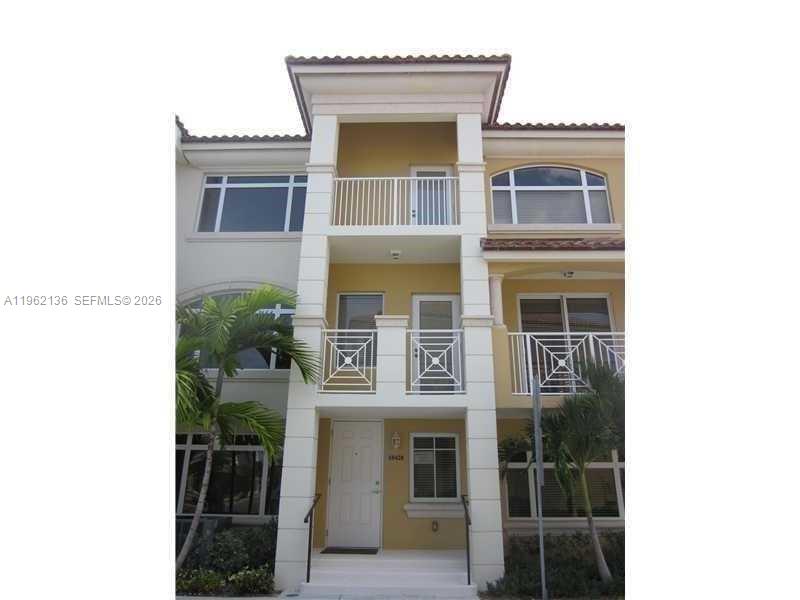 18402 NE 27 CT # 124