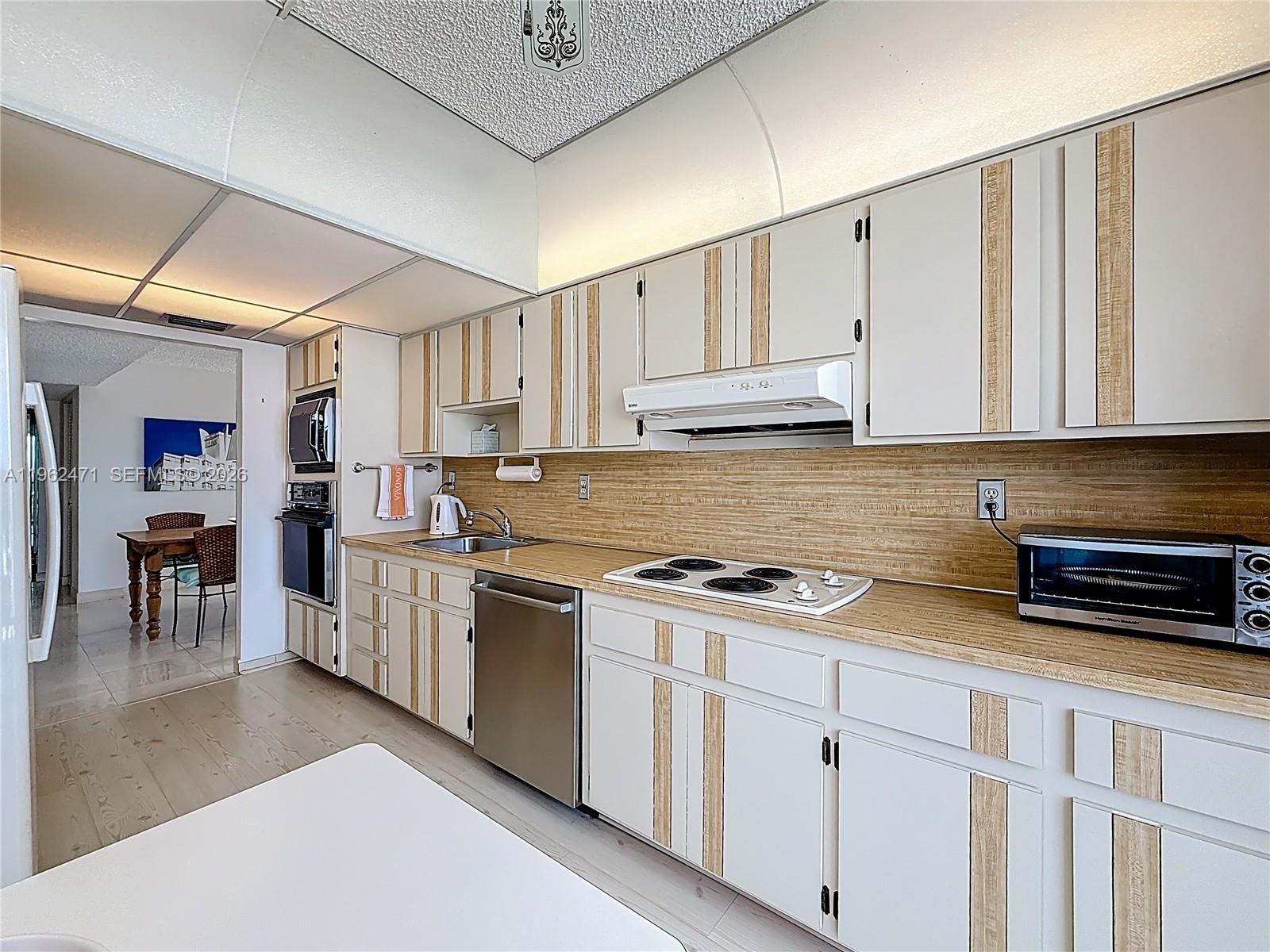 8530 Byron Ave # 505
