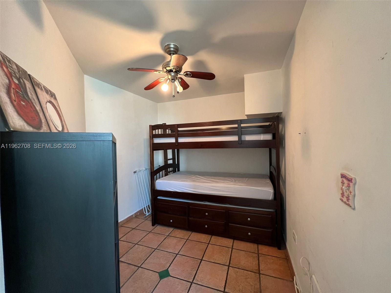 7135 COLLINS AVE # 811