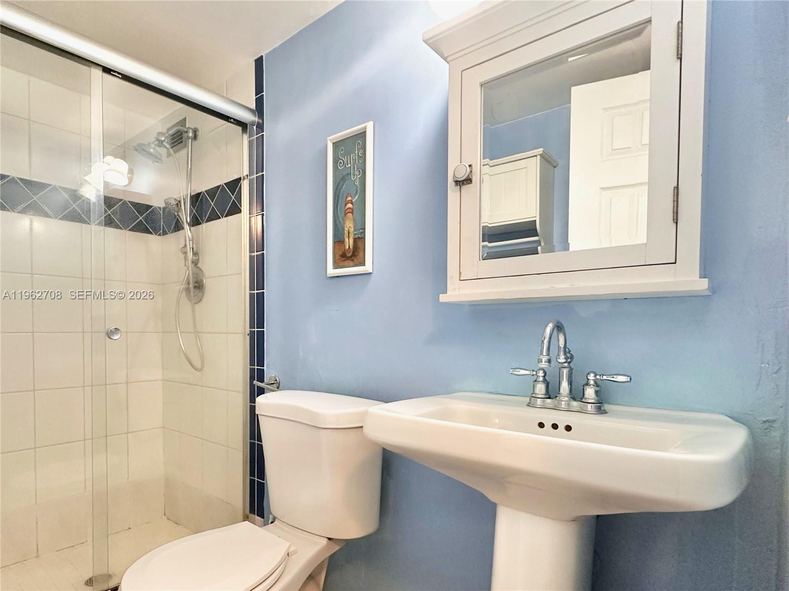 7135 COLLINS AVE # 811