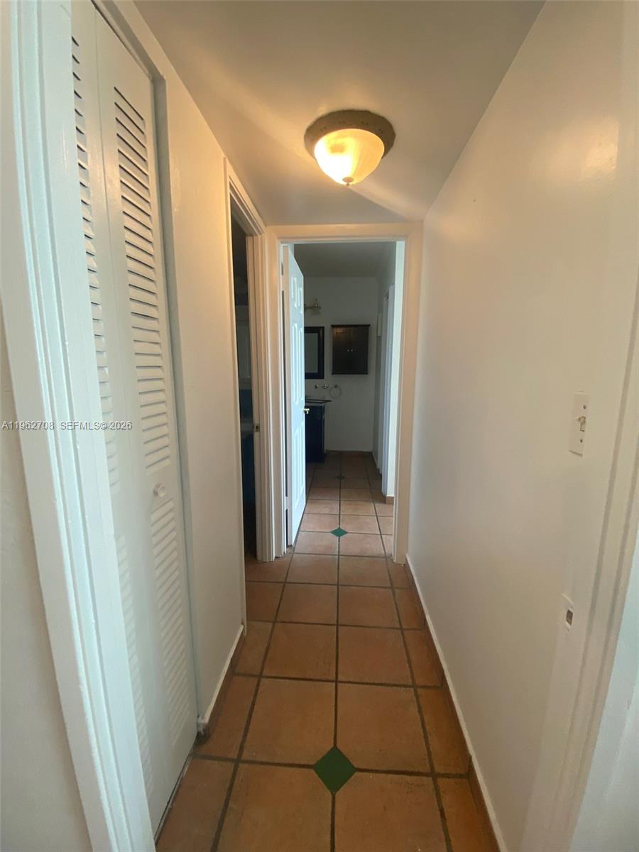 7135 COLLINS AVE # 811