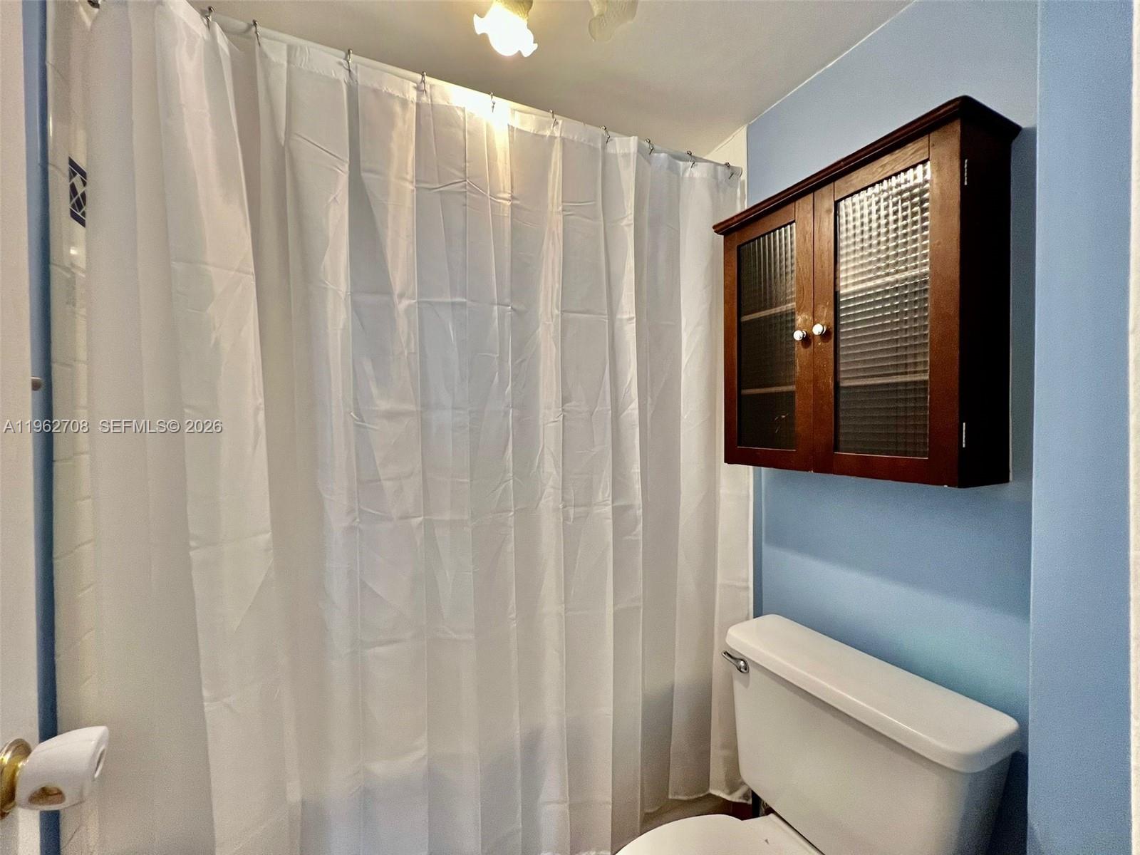 7135 COLLINS AVE # 811