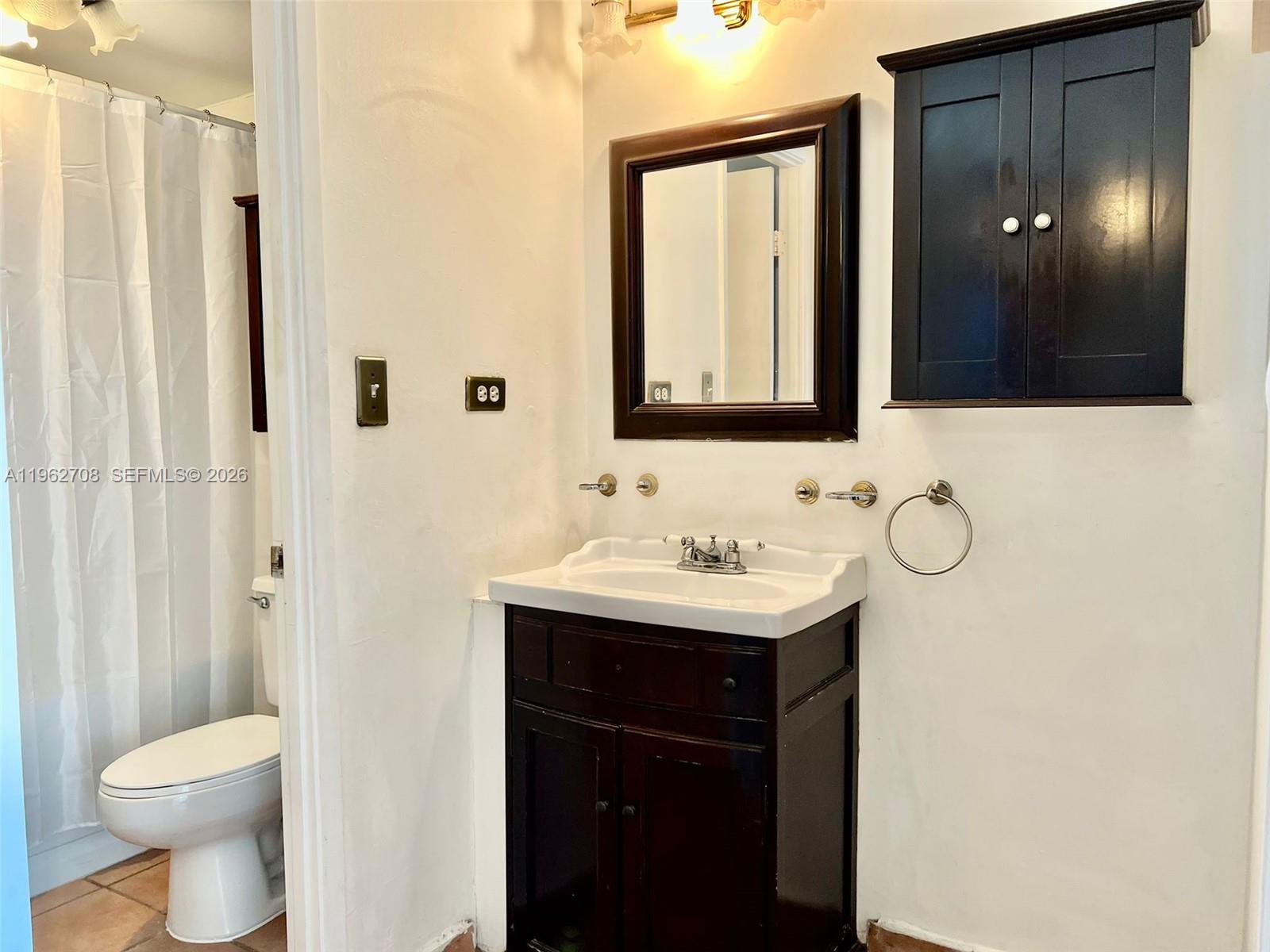 7135 COLLINS AVE # 811