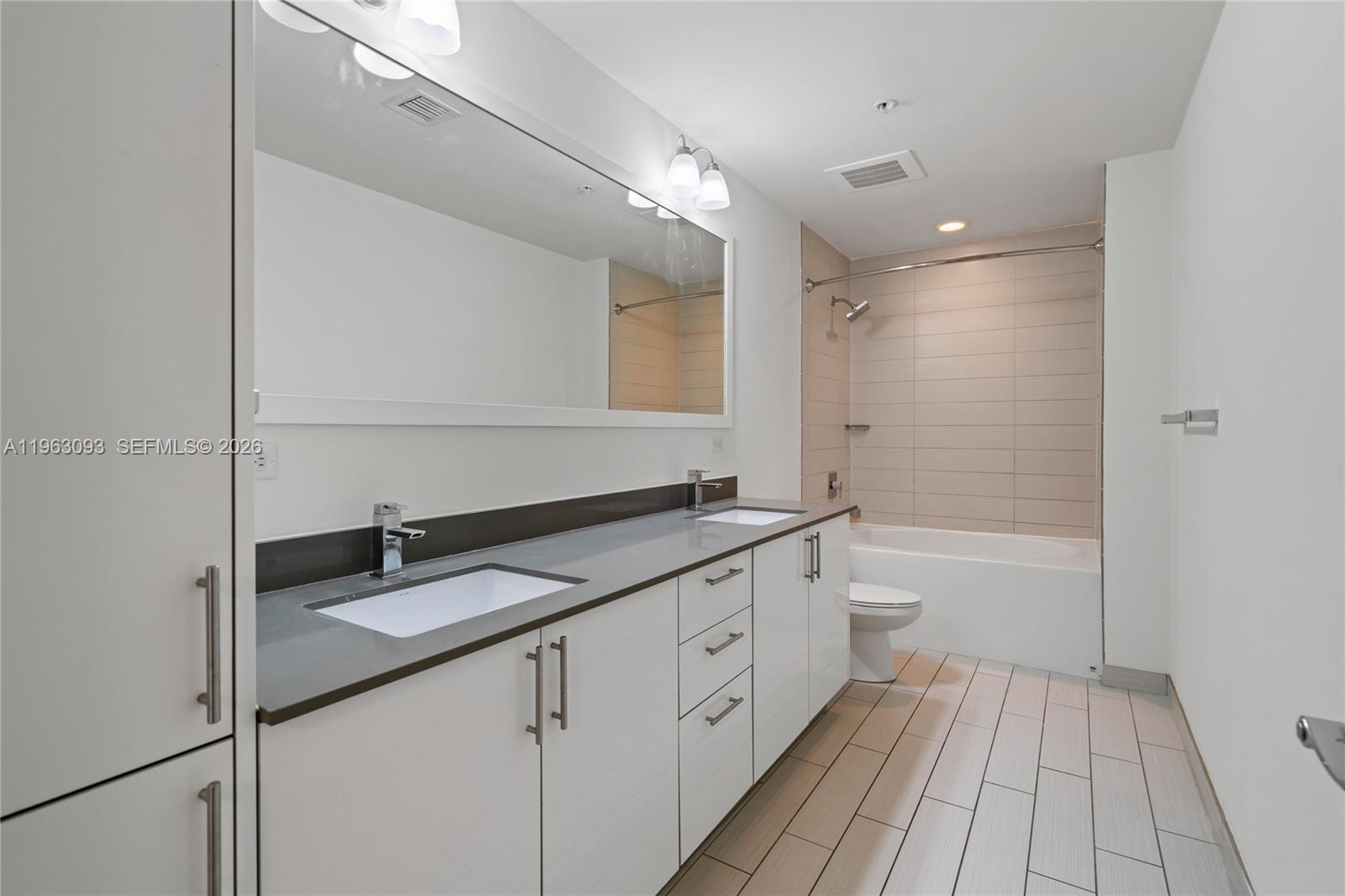 999 SW 1 AVENUE # 2411