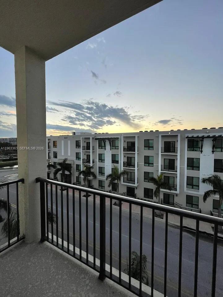 8167 NW 41st St # 402 Unit: E-402