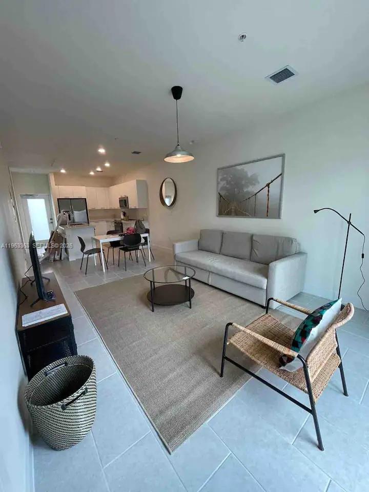 8167 NW 41st St # 402 Unit: E-402