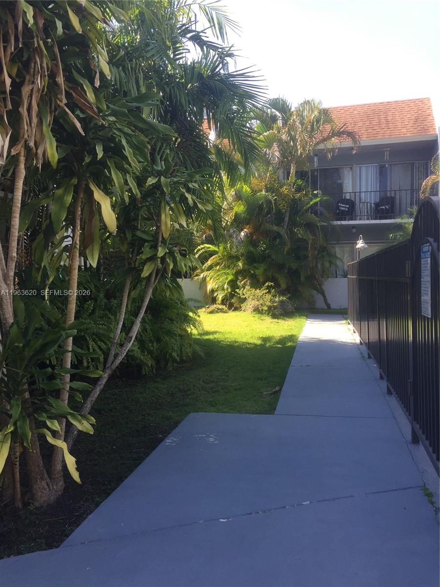 9229 SW 87th Ave # D7