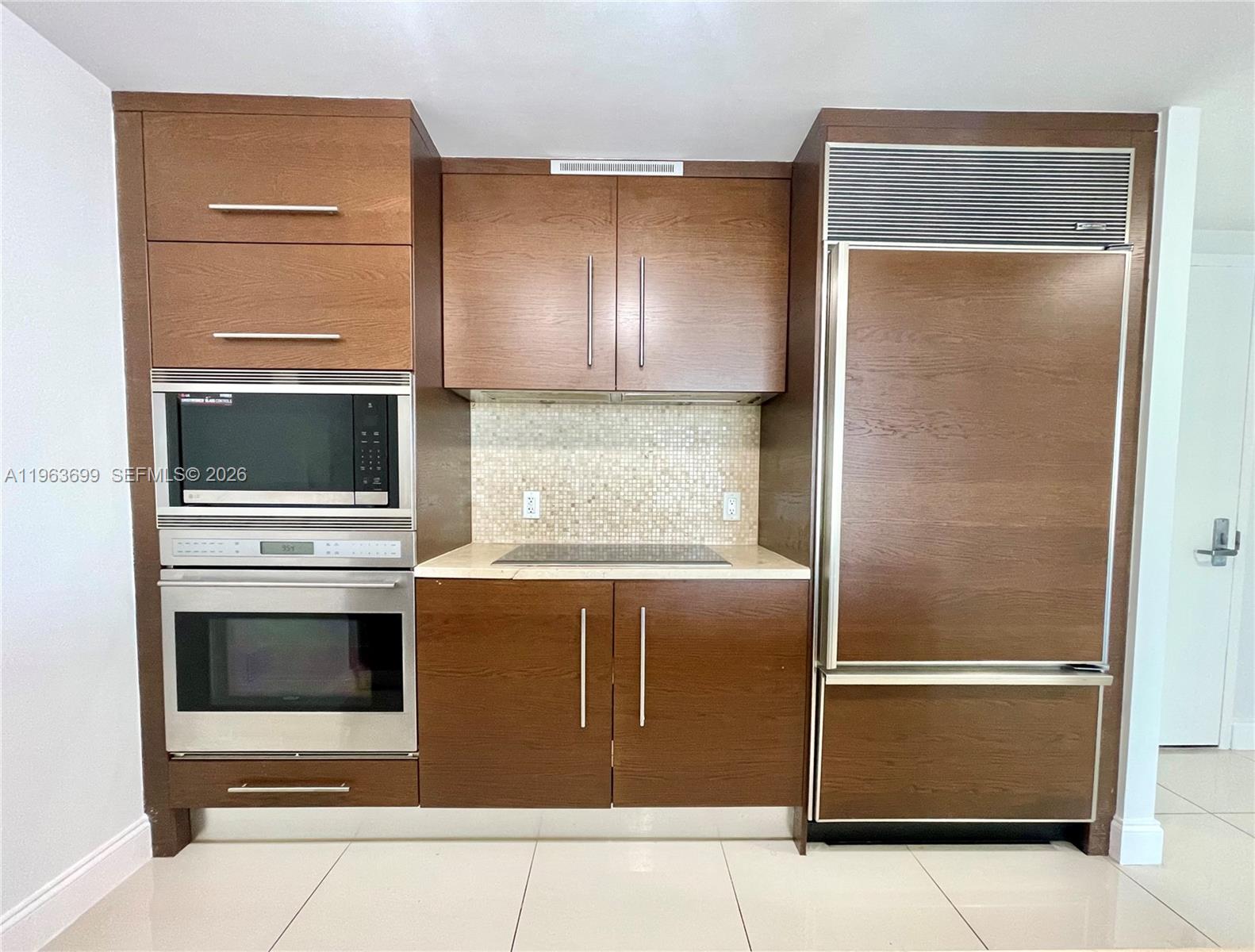 465 BRICKELL AVE # 1106