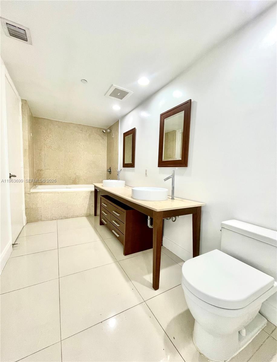 465 BRICKELL AVE # 1106