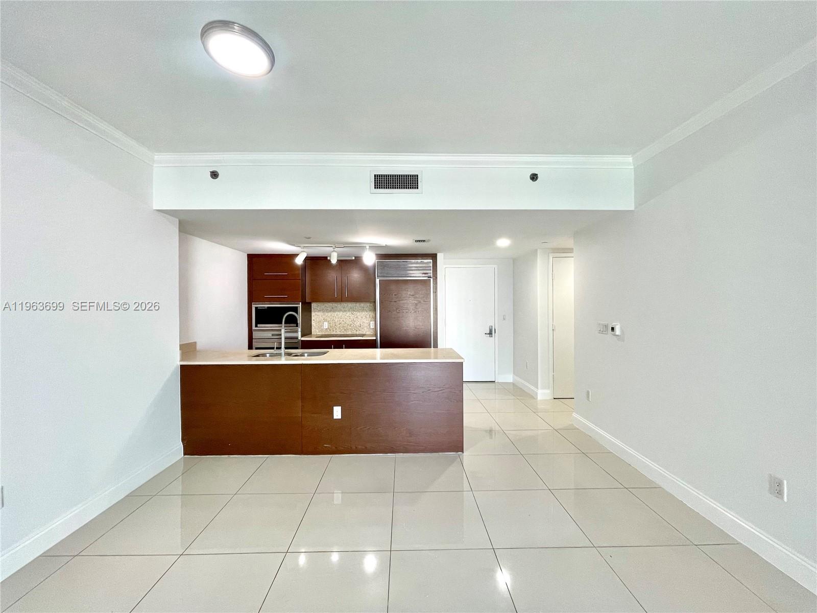465 BRICKELL AVE # 1106