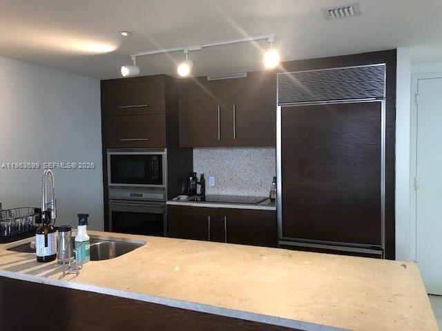 465 BRICKELL AVE # 1106