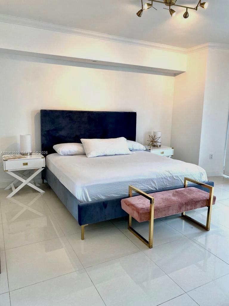 465 BRICKELL AVE # 1106