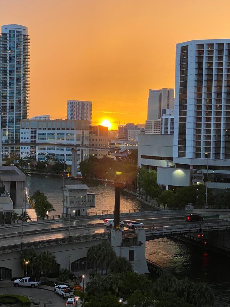 465 BRICKELL AVE # 1106