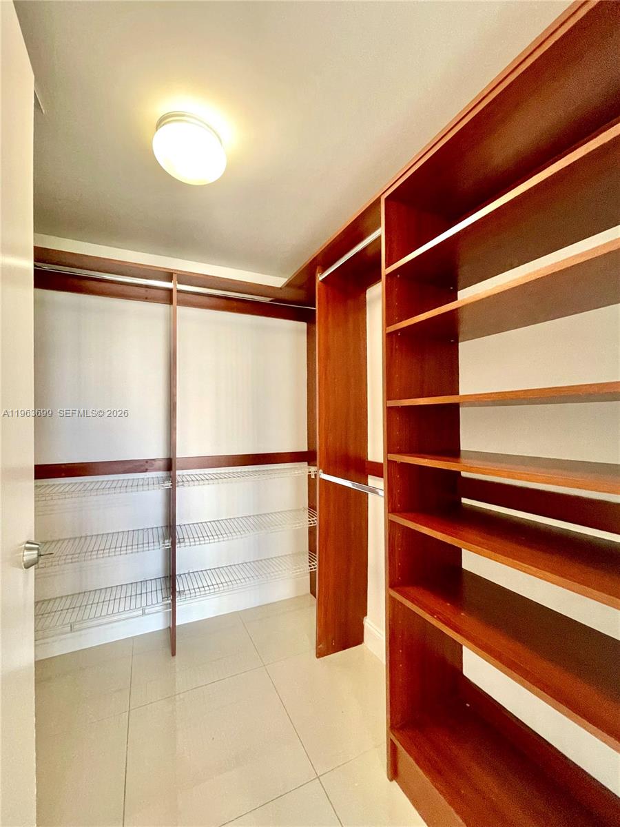 465 BRICKELL AVE # 1106