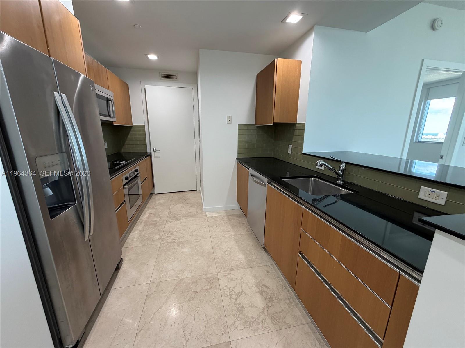 1060 Brickell Ave # 4003