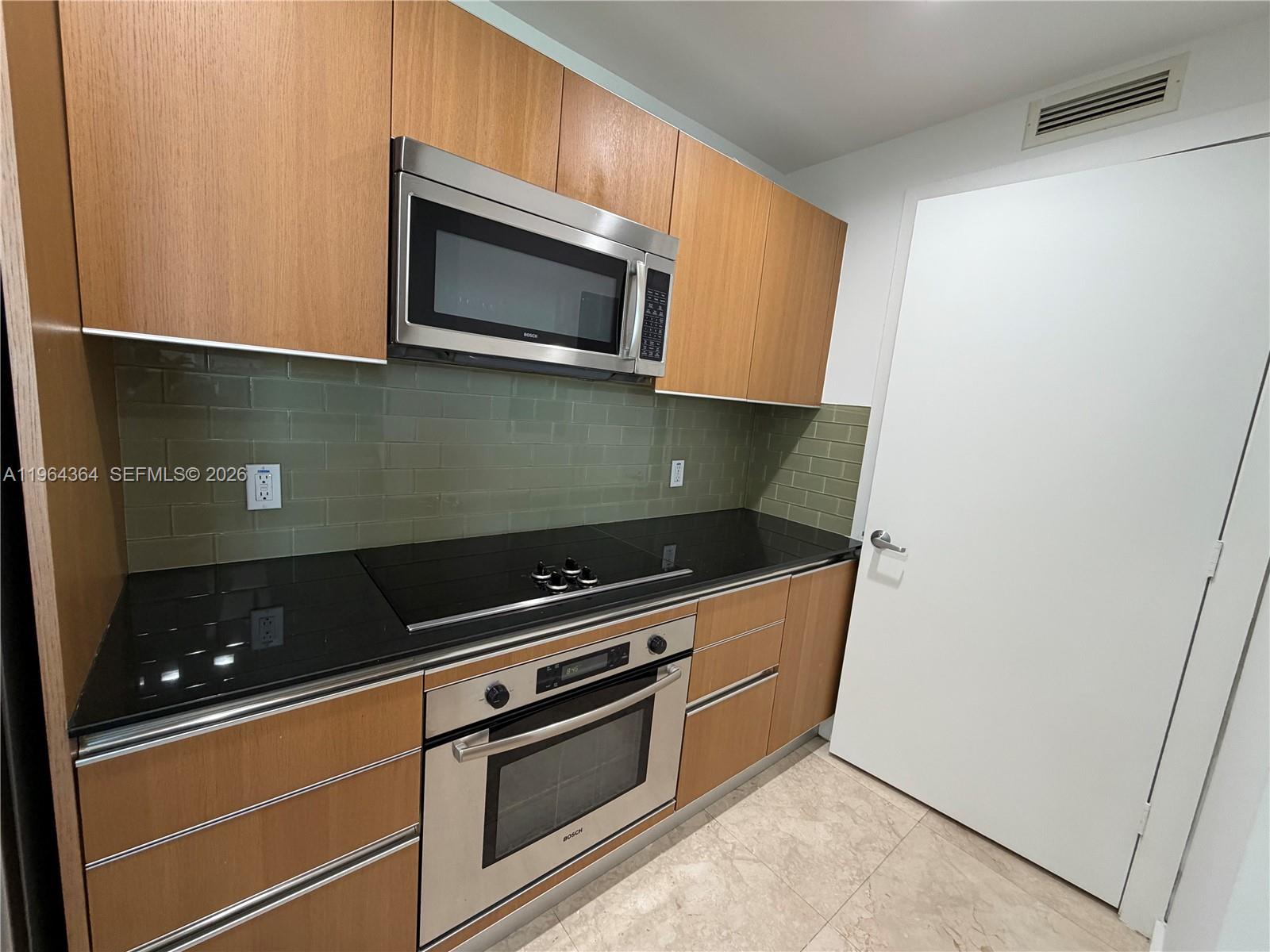 1060 Brickell Ave # 4003