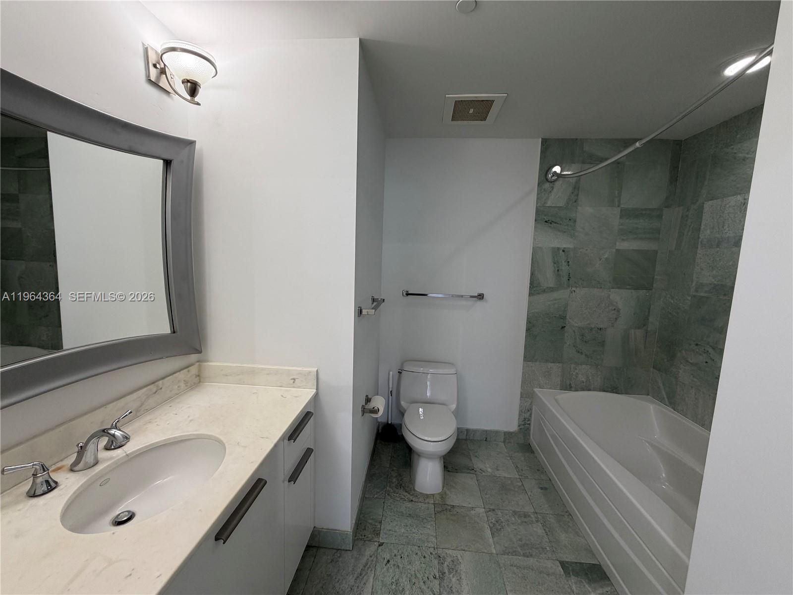 1060 Brickell Ave # 4003