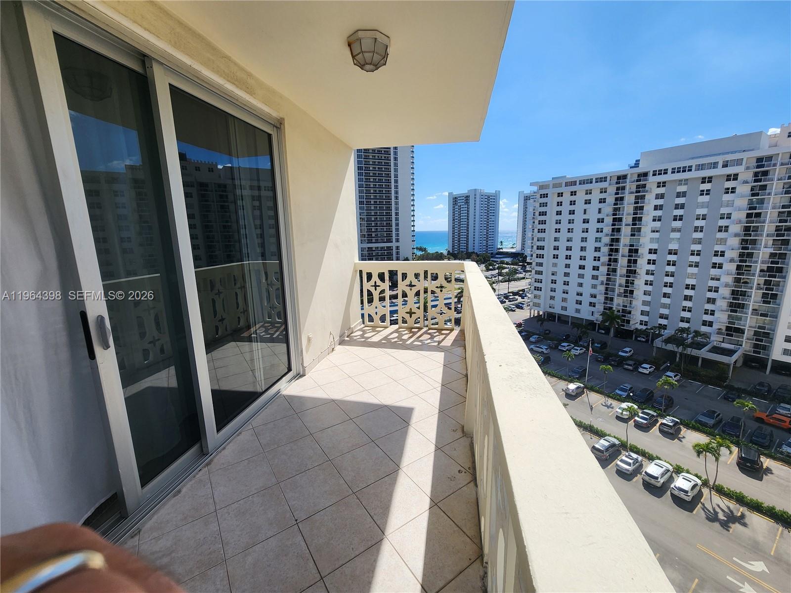 1825 S Ocean Dr # 9 Unit: PH 9