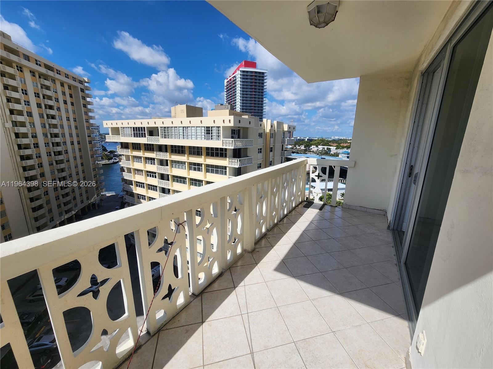 1825 S Ocean Dr # 9 Unit: PH 9