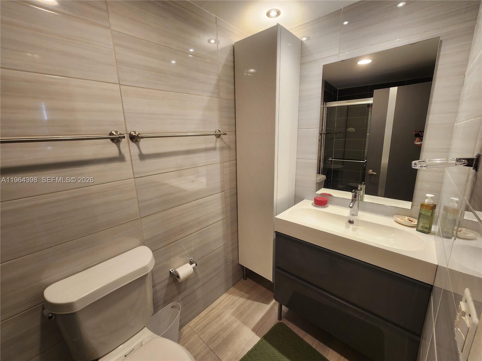 1825 S Ocean Dr # 9 Unit: PH 9