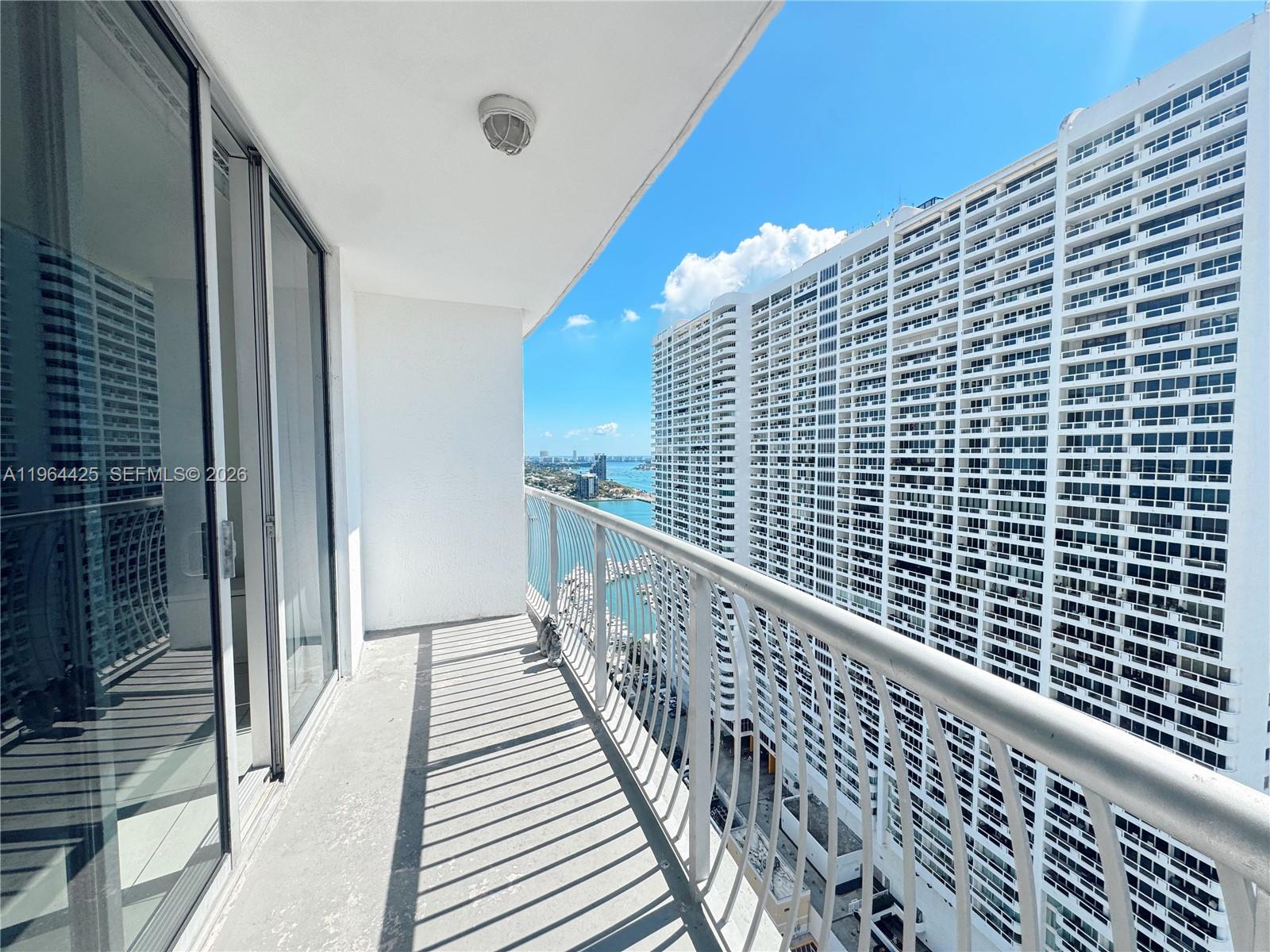 1750 N Bayshore Dr # 2708