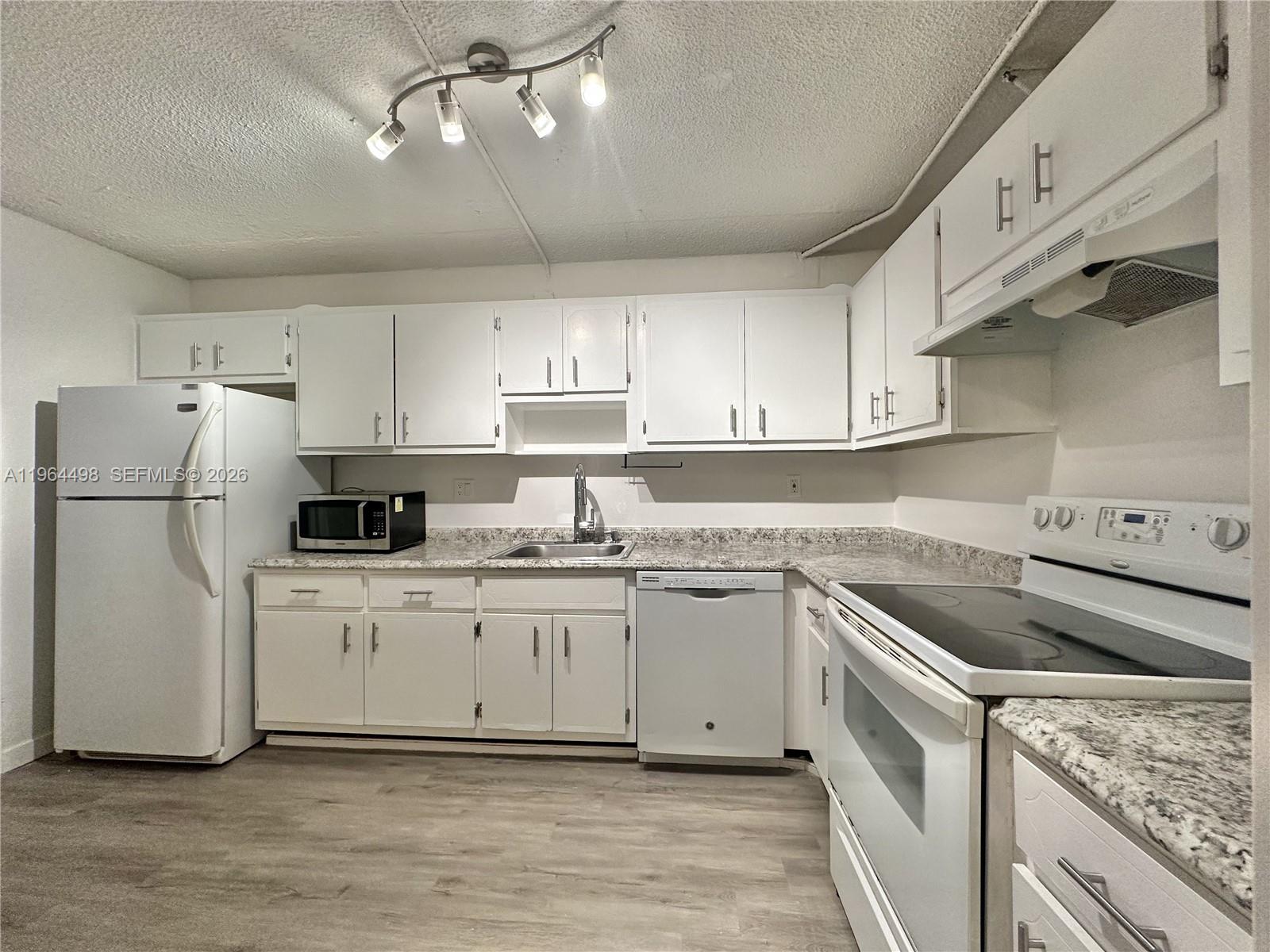 1470 NE 125th Ter # 210