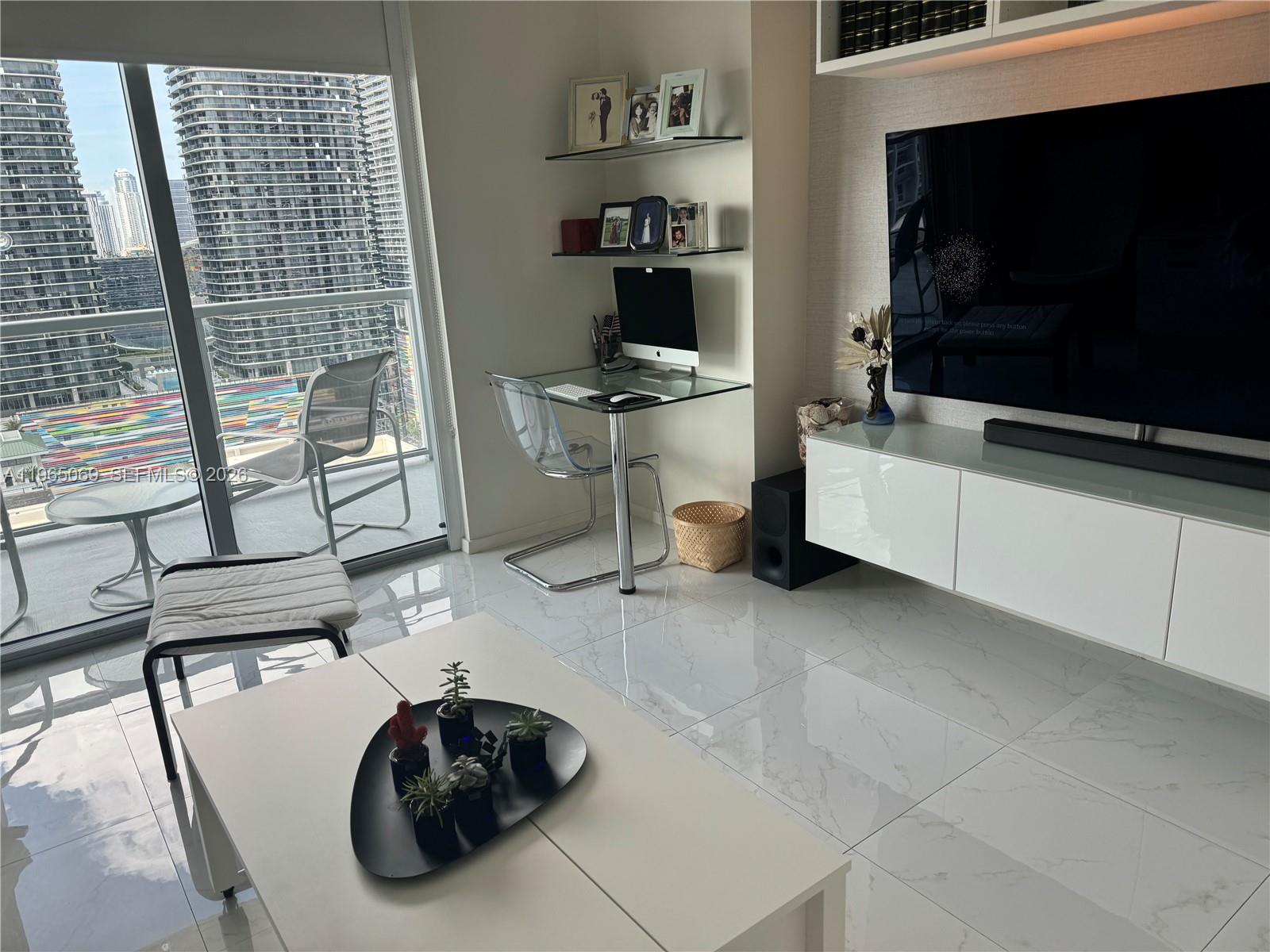 1111 SW 1st Ave Unit: 2622-N