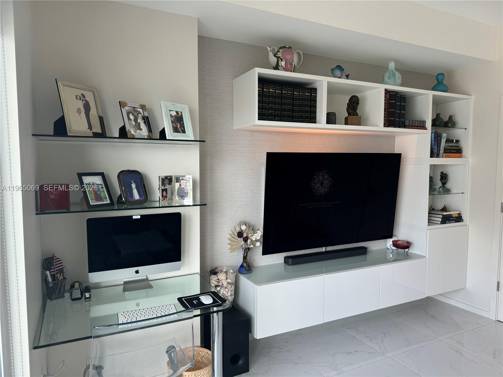 1111 SW 1st Ave Unit: 2622-N