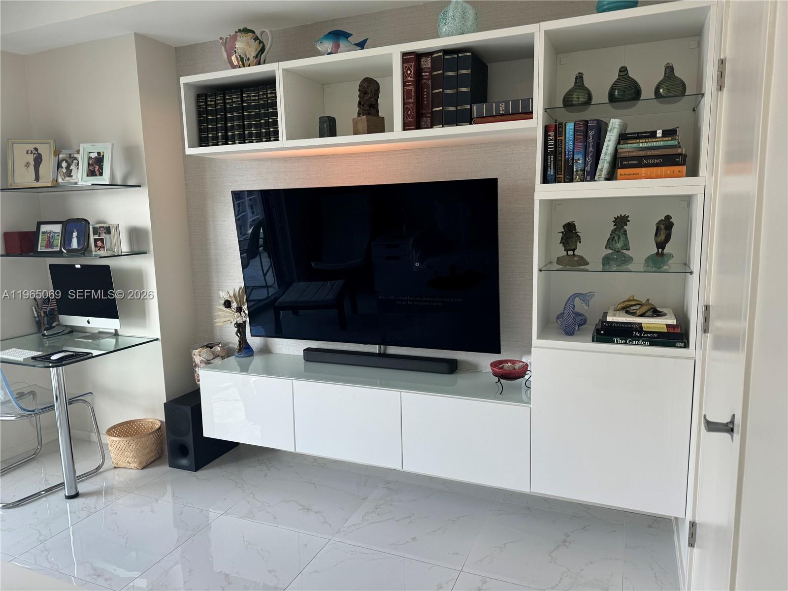 1111 SW 1st Ave Unit: 2622-N