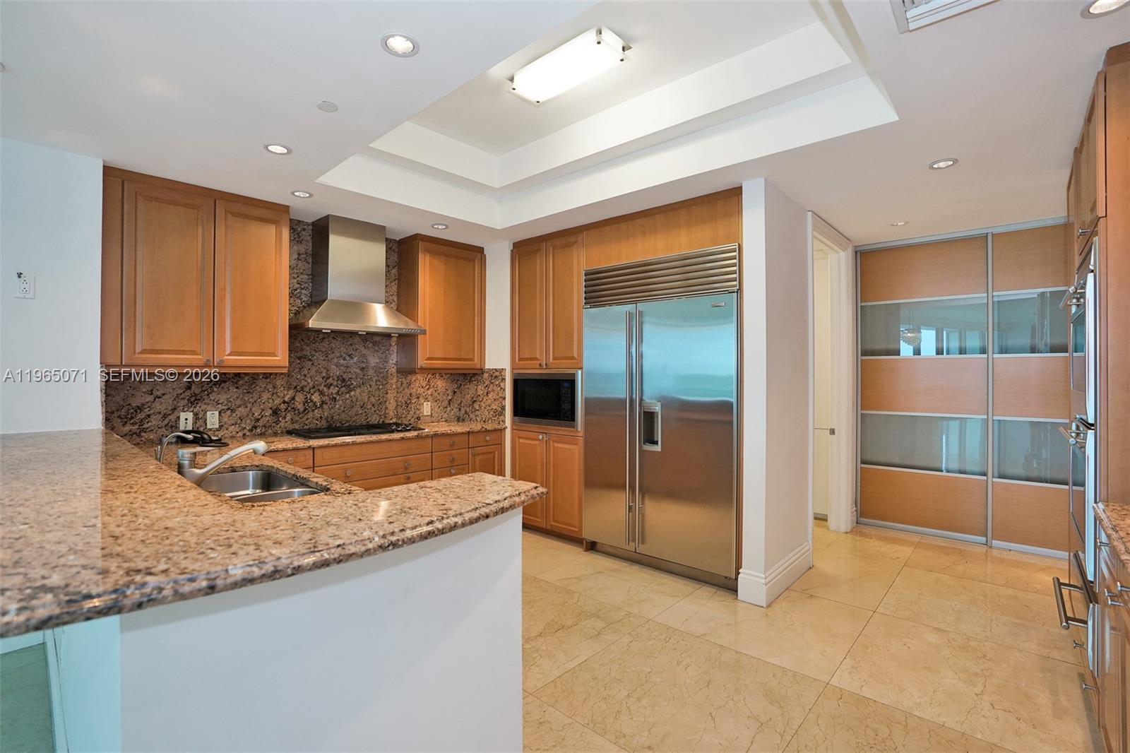 10295 Collins Ave # 504