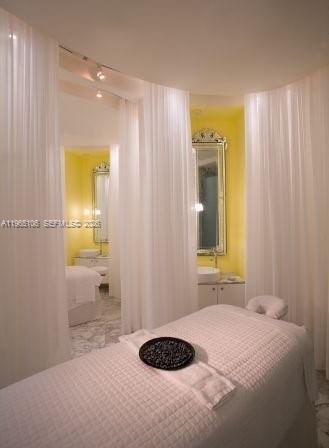 475 BRICKELL AV # 2710