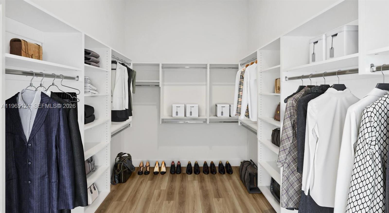 101 Diplomat pkwy # 204