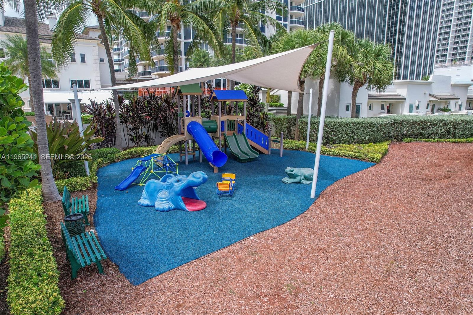4775 Collins Ave # 2805