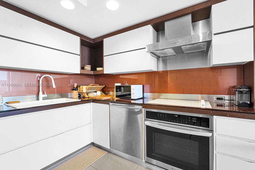 2155 Washington Ct # 403