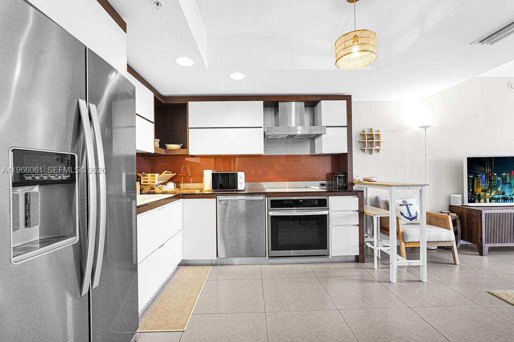 2155 Washington Ct # 403