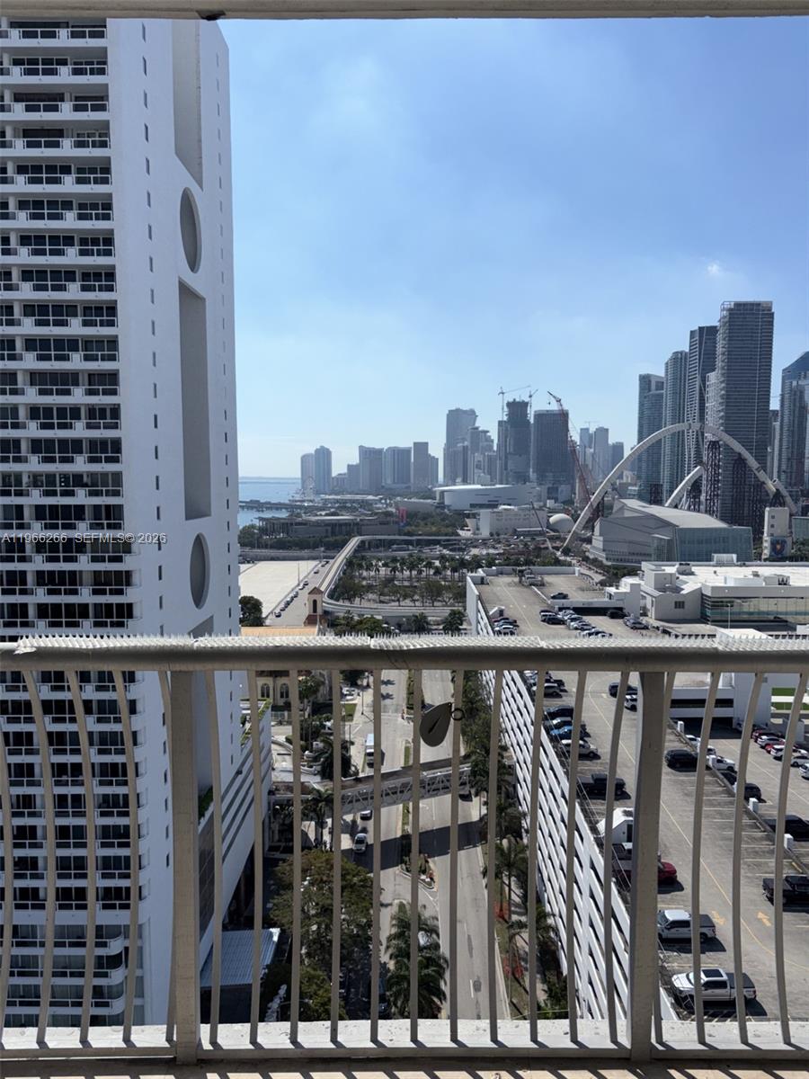 1750 N Bayshore Dr # 2208