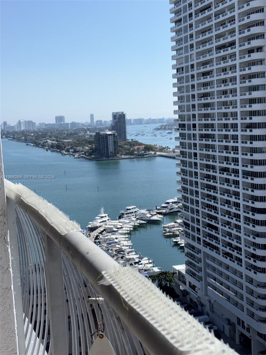1750 N Bayshore Dr # 2208