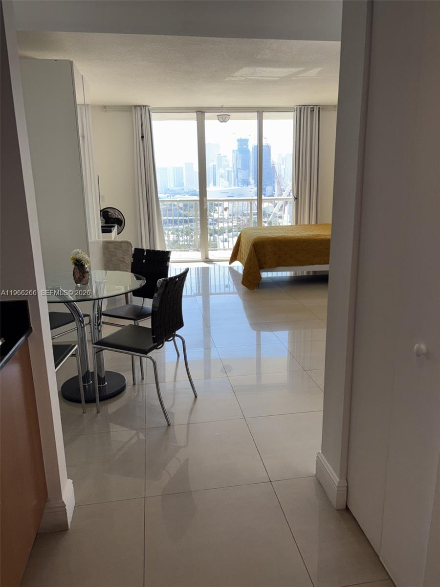 1750 N Bayshore Dr # 2208