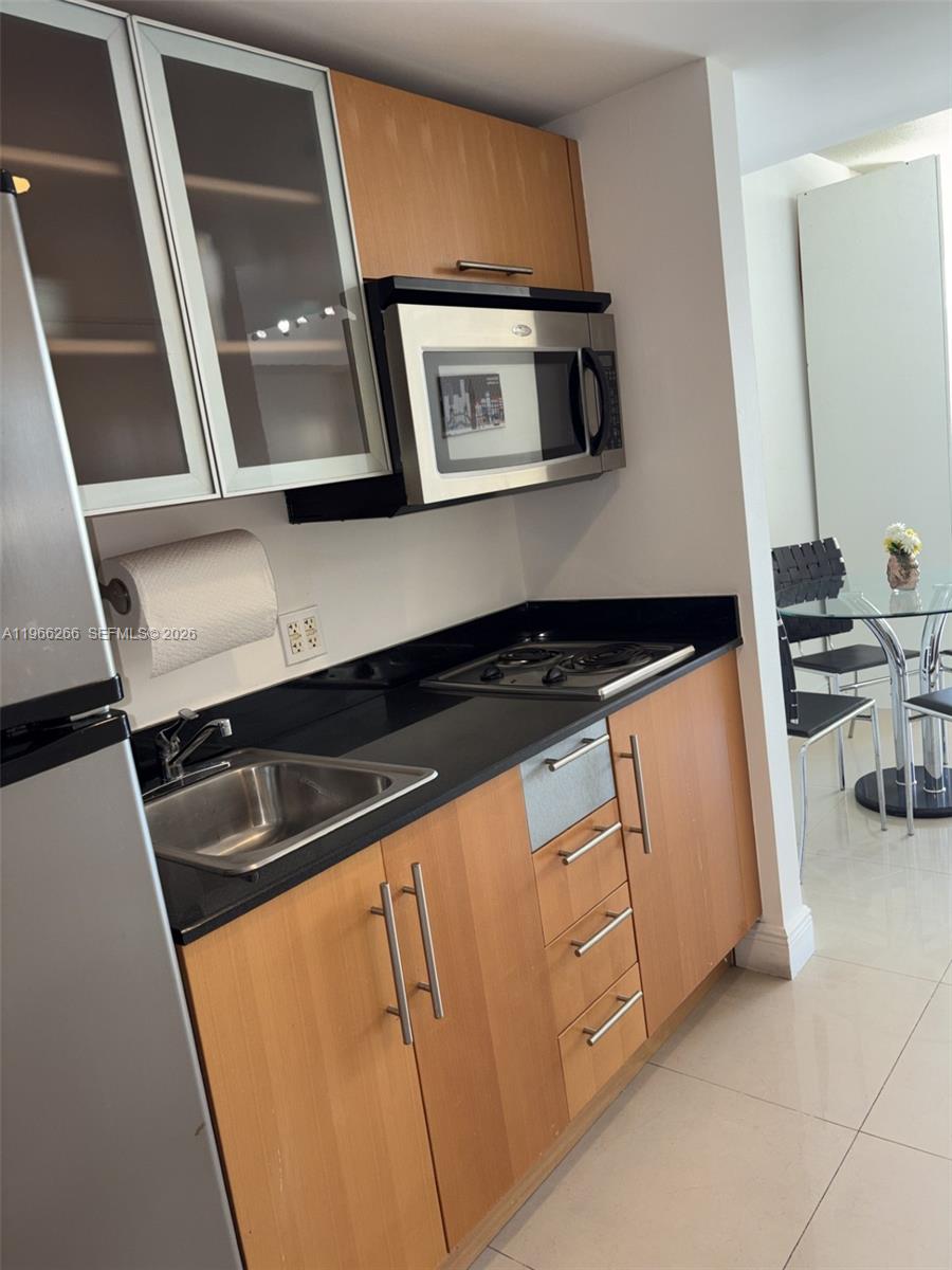 1750 N Bayshore Dr # 2208