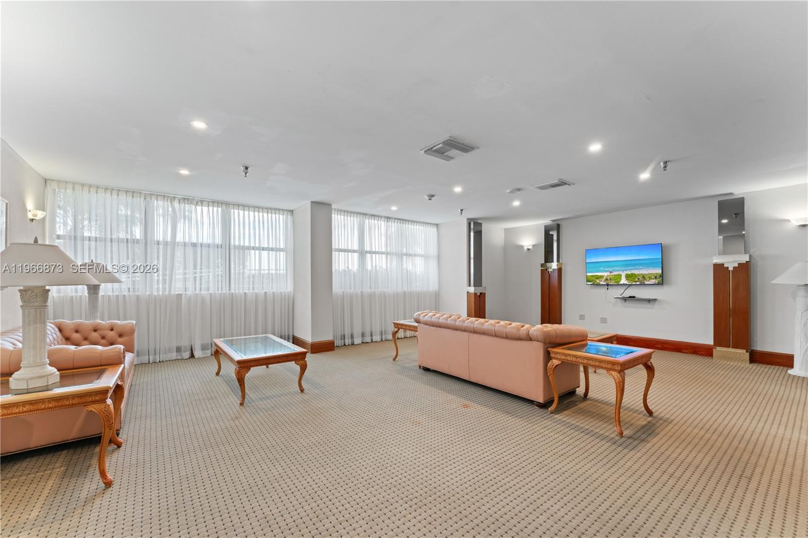 5757 Collins Ave # 1902