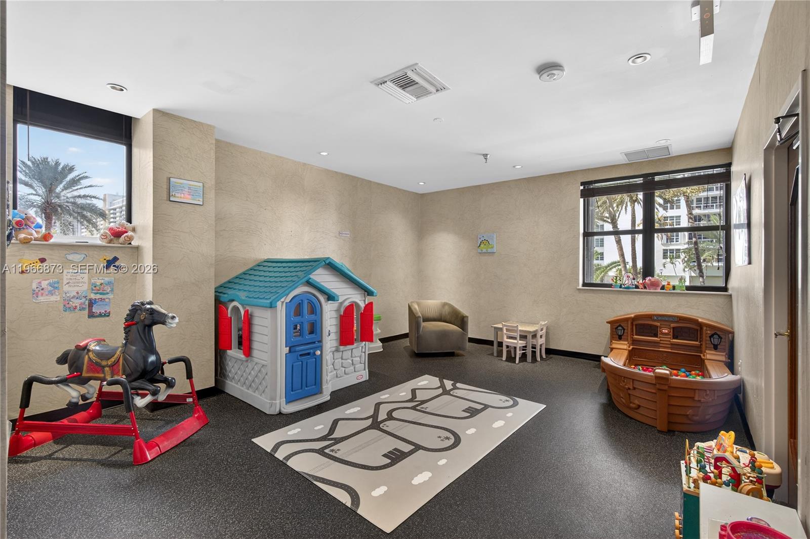 5757 Collins Ave # 1902
